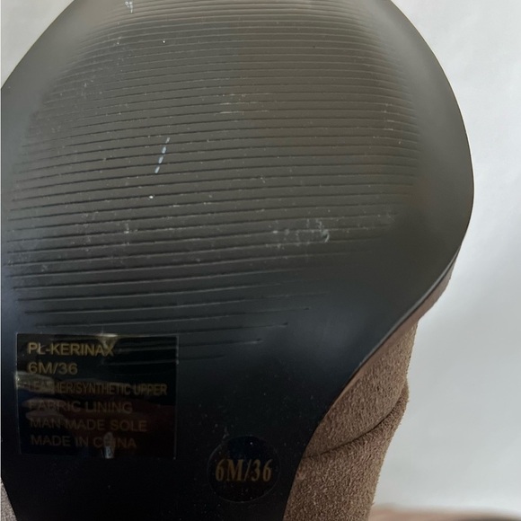 BCBG Size 6M Taupe Brown Leather/ Suede Booties - Picture 5 of 16